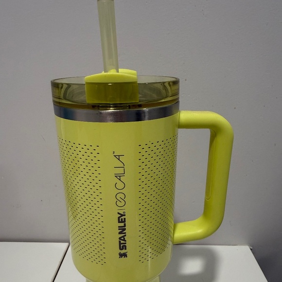 Stanley x Calia Limited Edition 40oz Tumbler Yellow Limited Edition - Picture 2 of 6